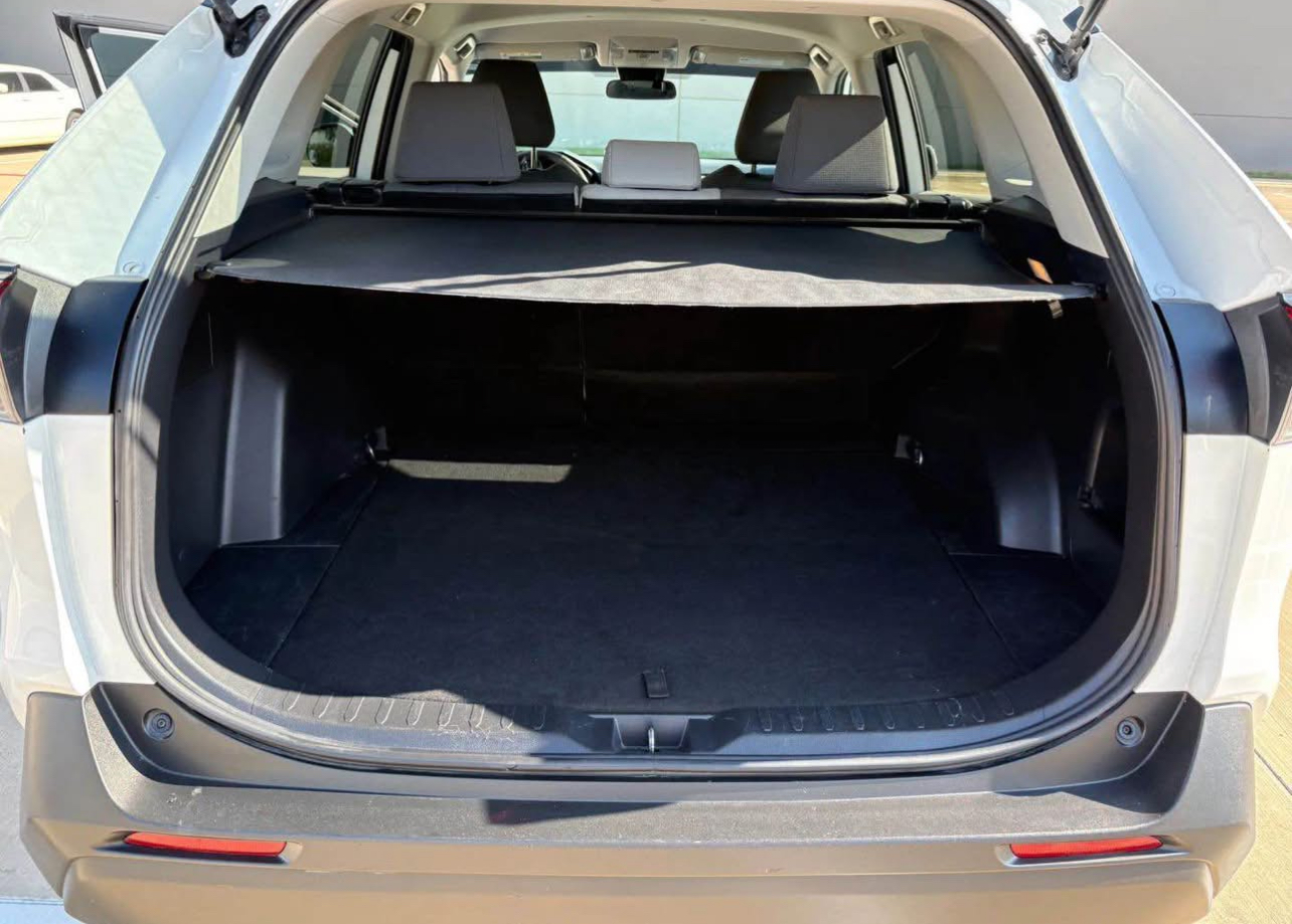 2020 Toyota RAV4 - Image 7