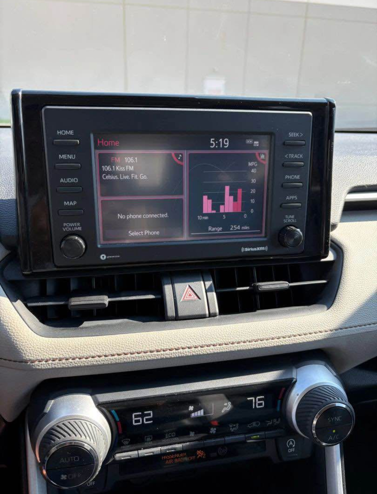 2020 Toyota RAV4 - Image 11