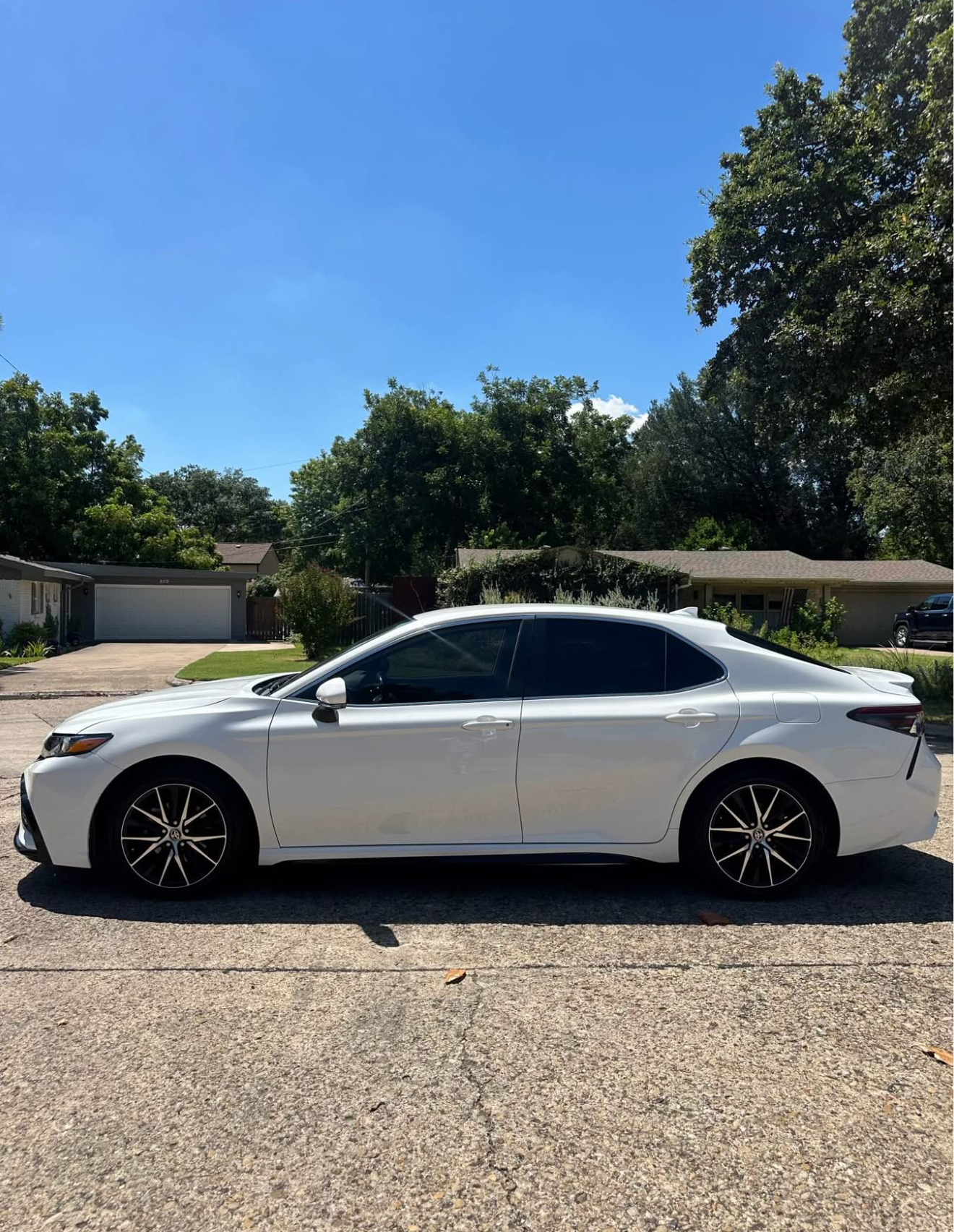 2022 Toyota Camry SE - Image 9