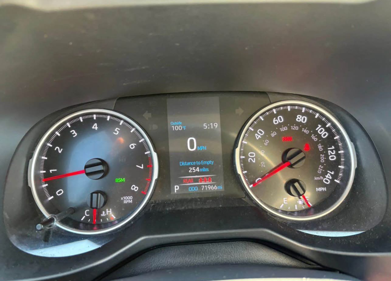 2020 Toyota RAV4 - Image 9