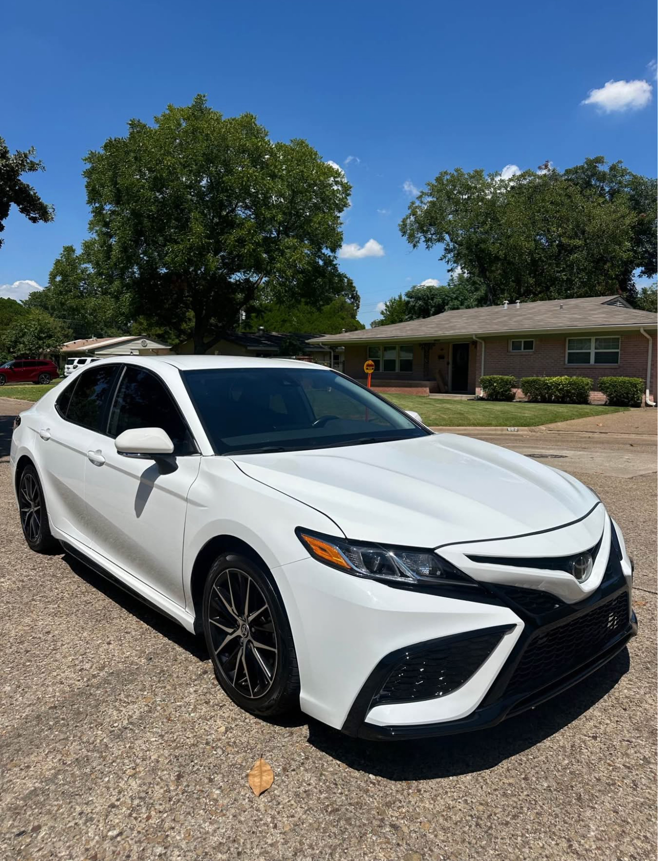 2022 Toyota Camry SE - Image 11