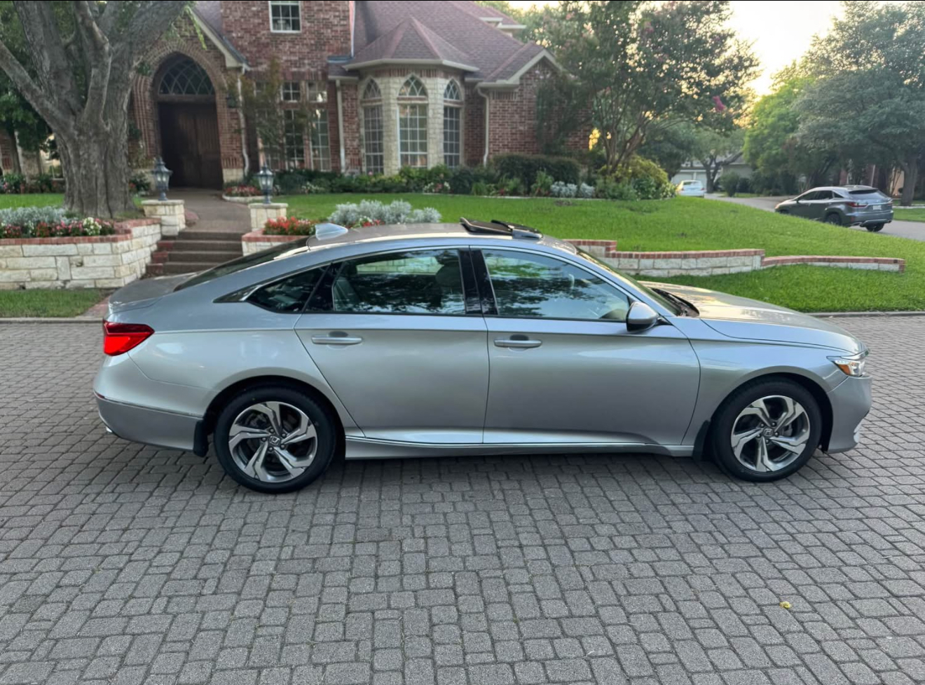 2020 Honda Accord EX - Image 9