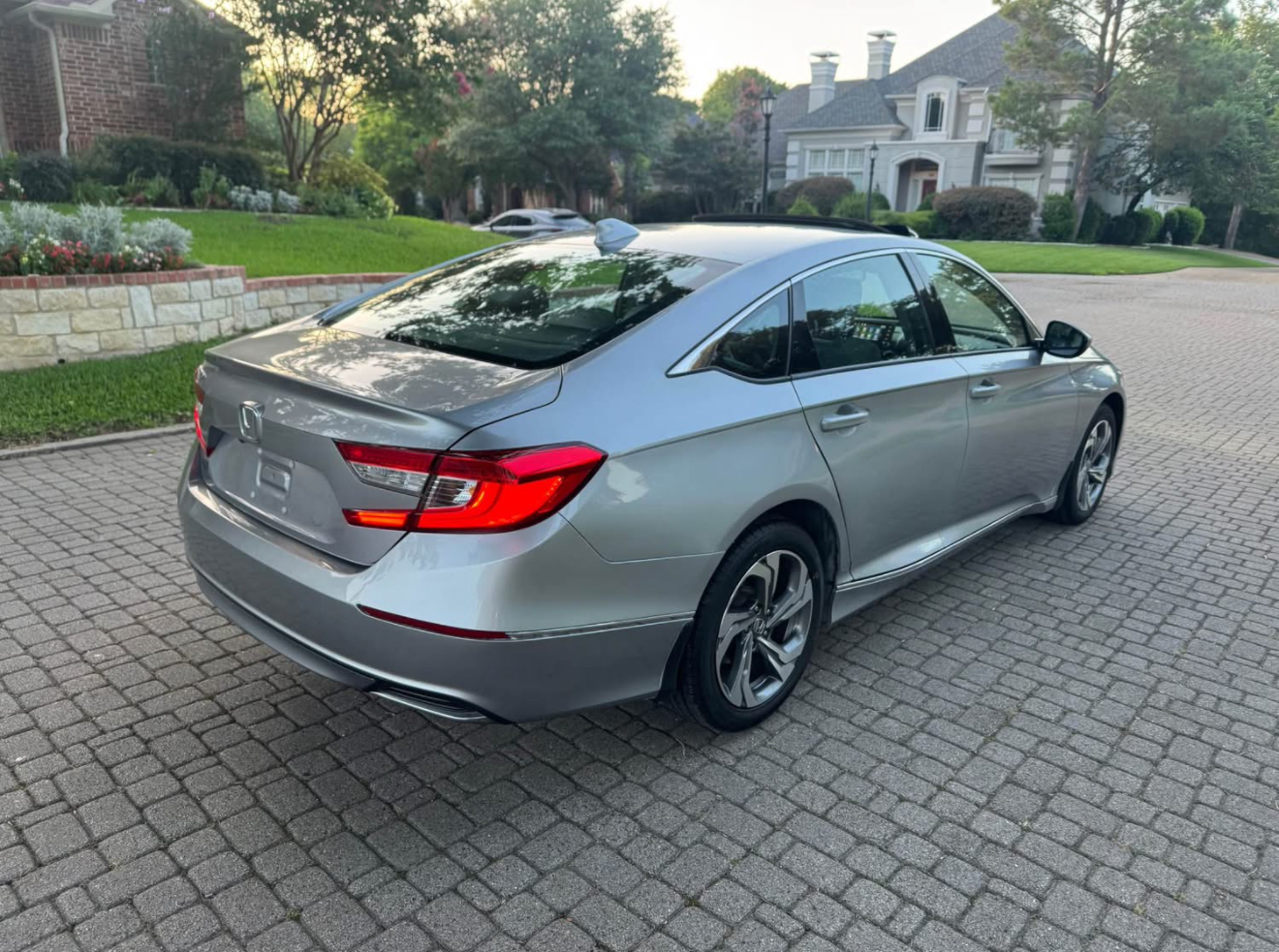 2020 Honda Accord EX - Image 13