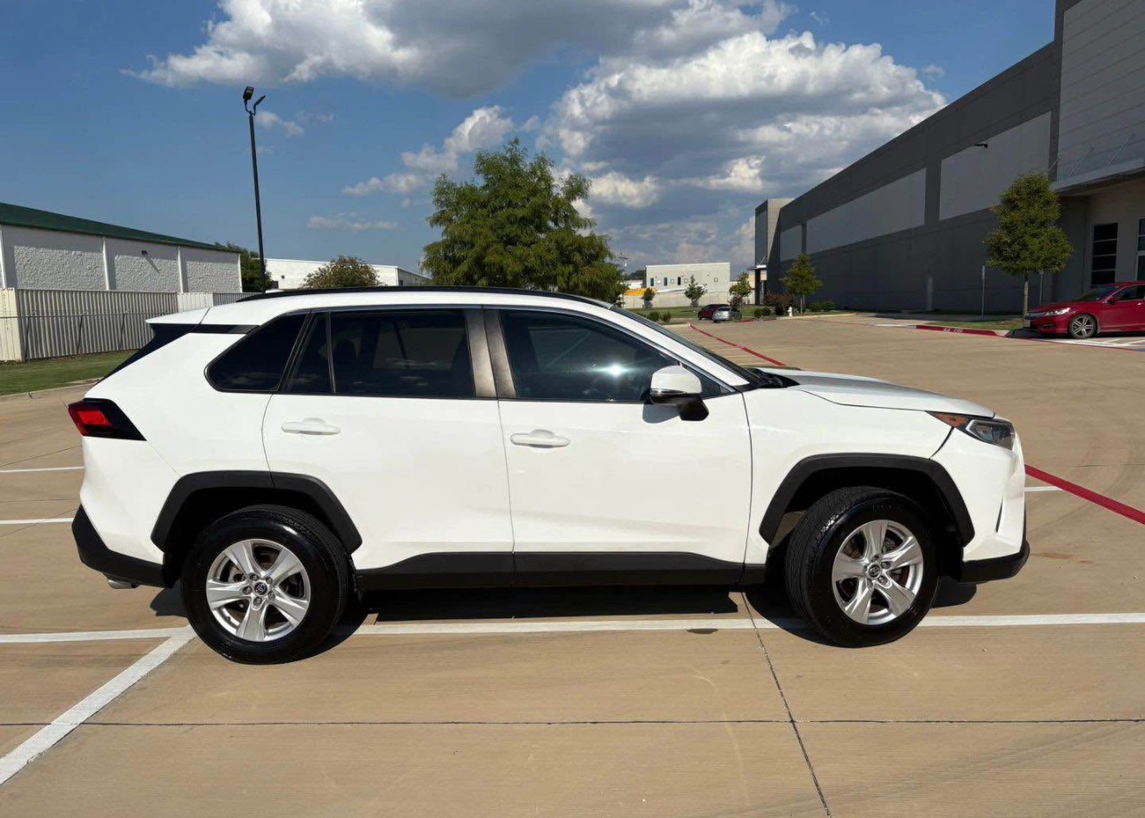 2020 Toyota RAV4 - Image 15