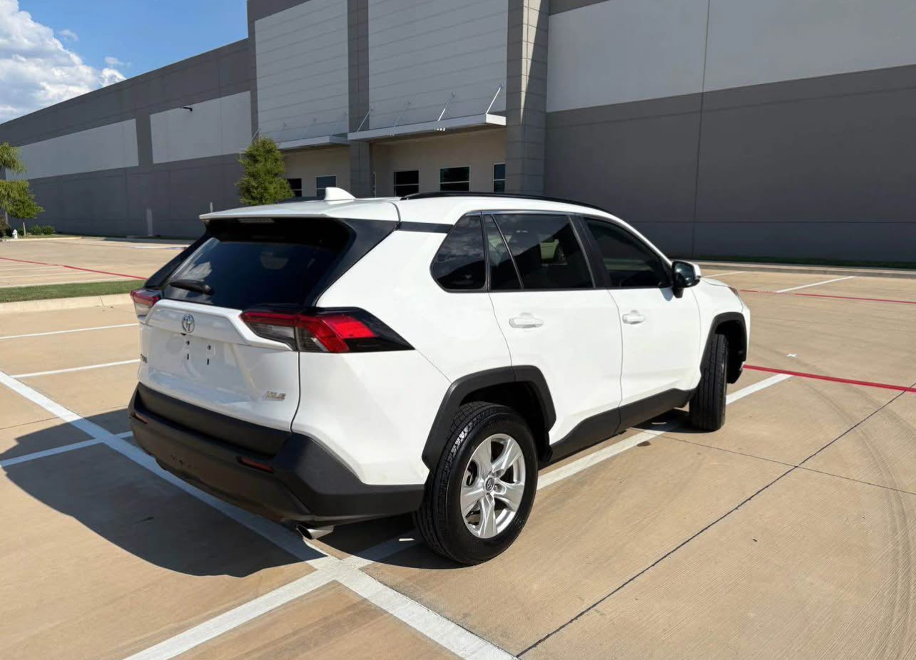 2020 Toyota RAV4 - Image 16