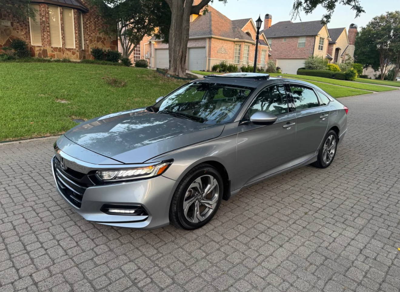 2020 Honda Accord EX - Image 14