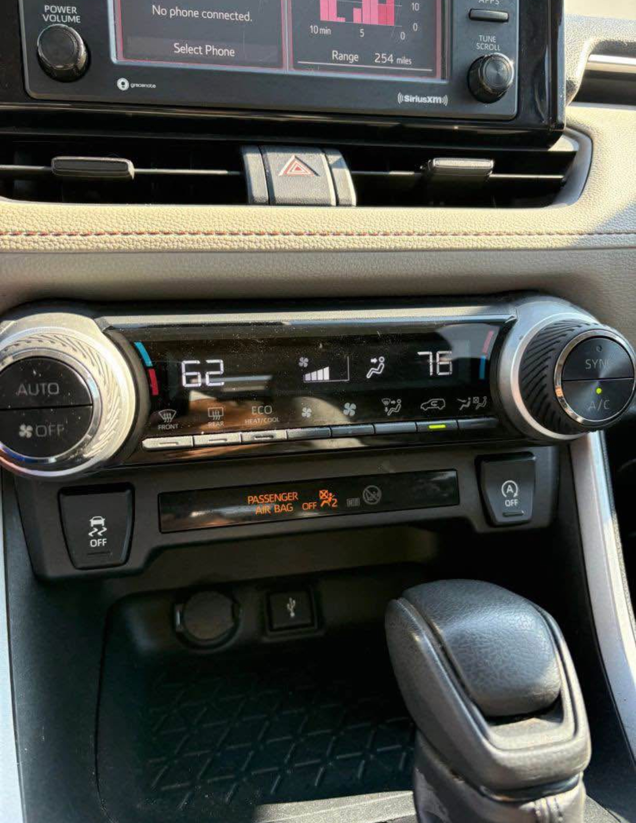 2020 Toyota RAV4 - Image 17