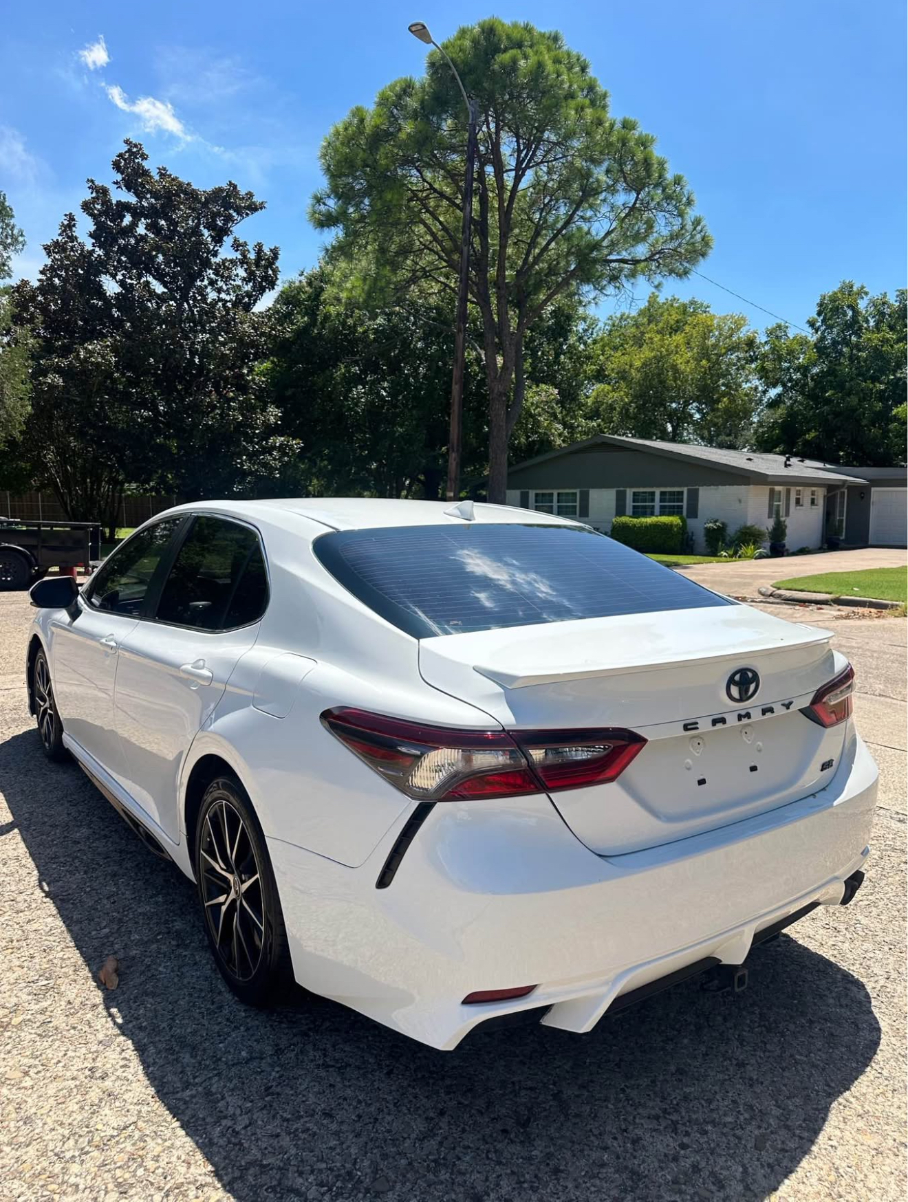 2022 Toyota Camry SE - Image 15