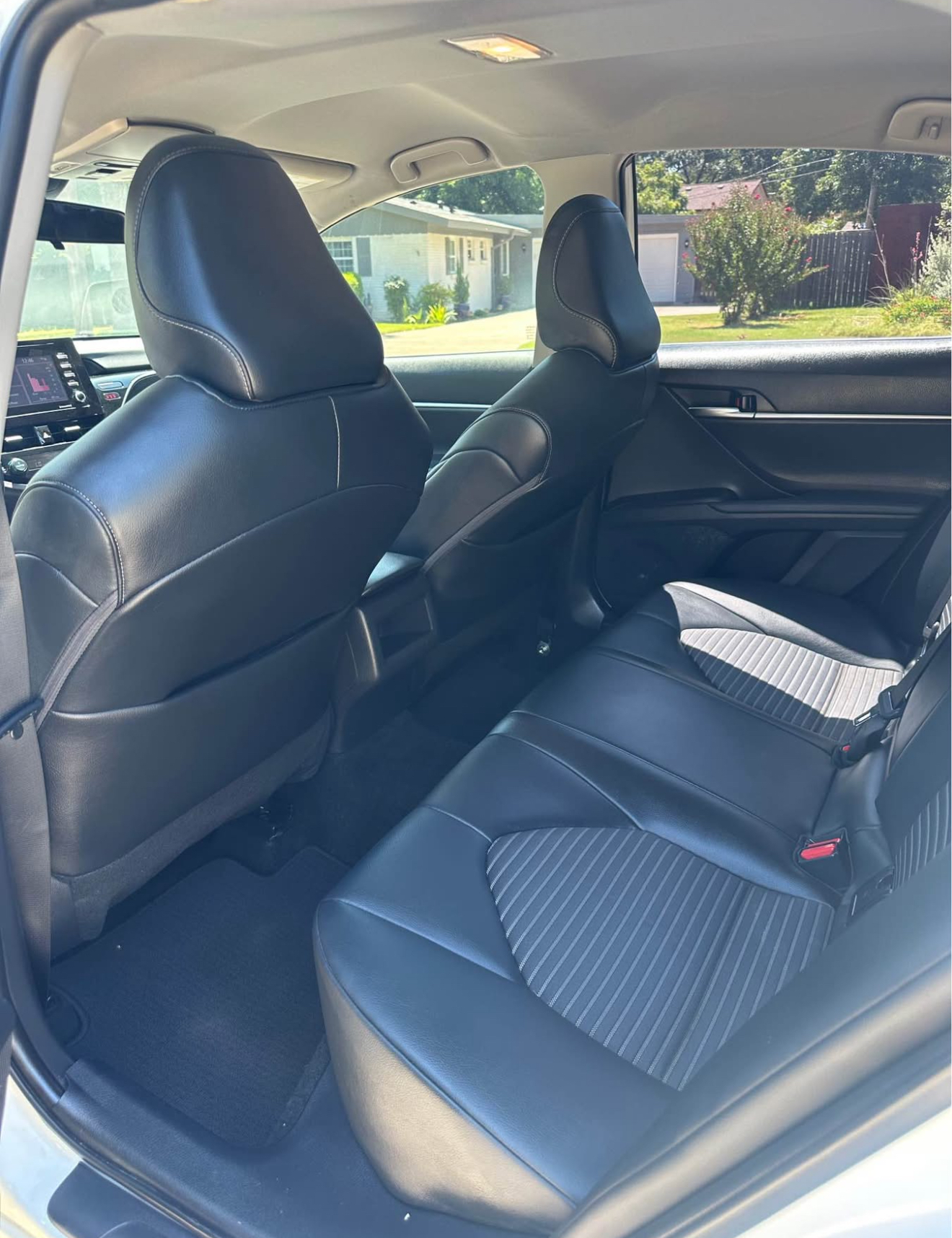 2022 Toyota Camry SE - Image 17