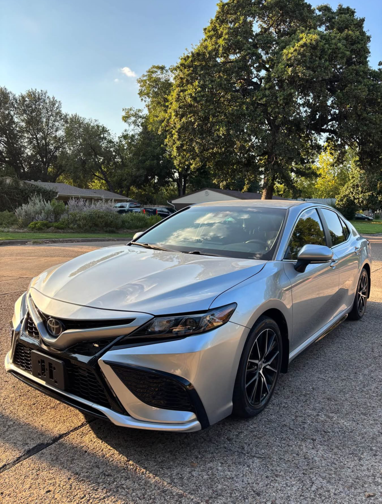 2022 Toyota Camry SE - Image 16