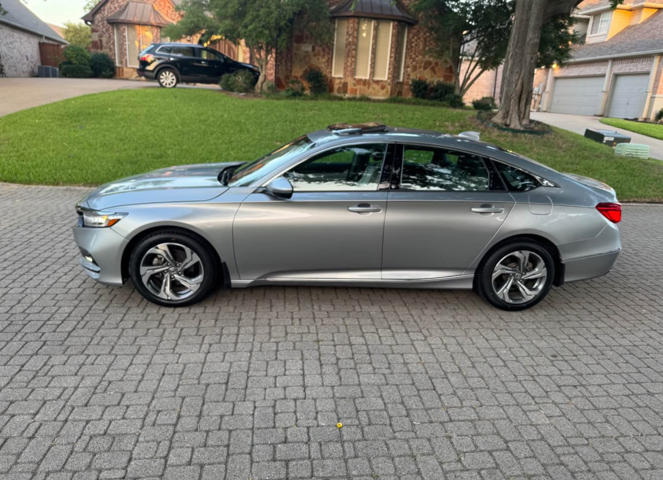 2020 Honda Accord EX - Image 16