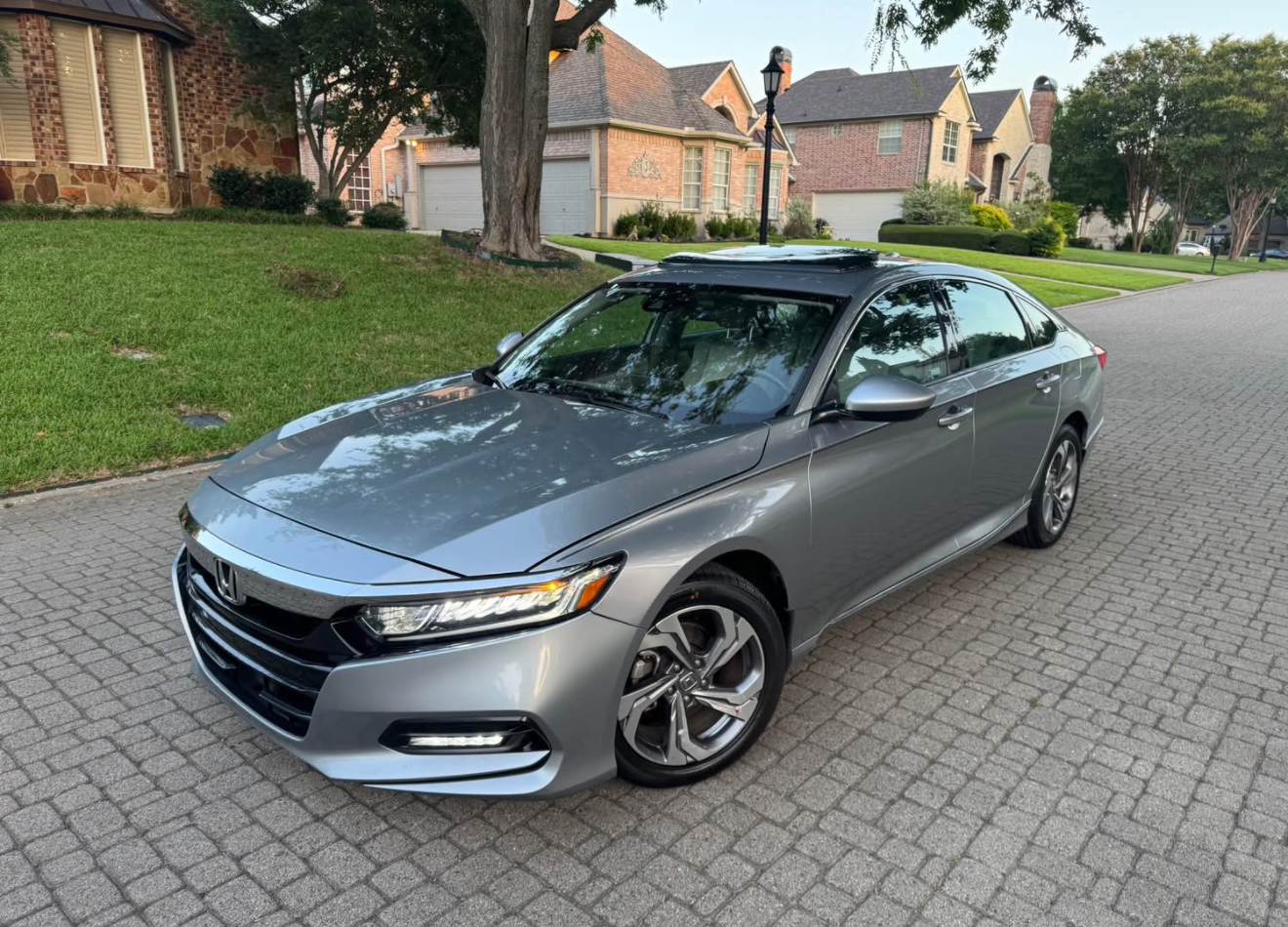 2020 Honda Accord EX - Image 19